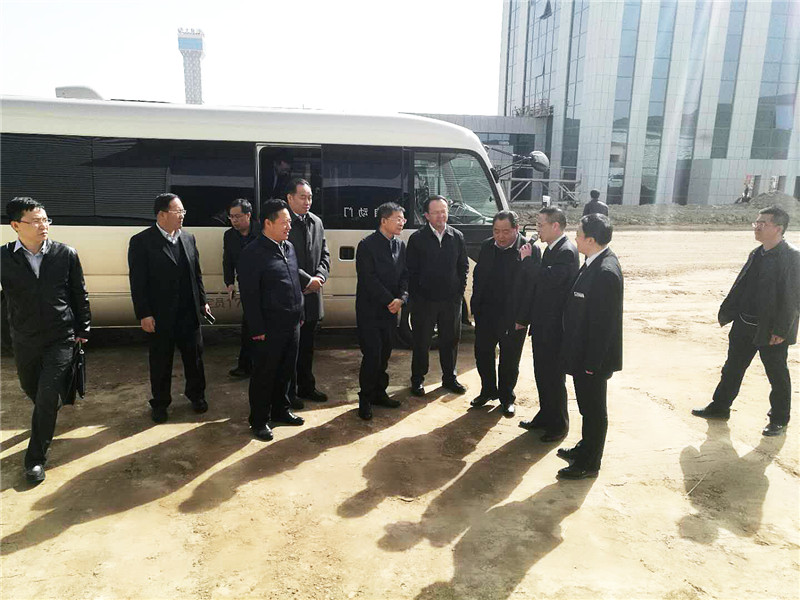 兰州市委副书记
、市长张伟文一行莅临新区“AG厅伊士顿电梯”
、“AG厅澳泊智能车库”
、“AG厅新能源汽车”